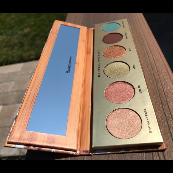 Eyeshadow Palette 🎨 - Picture 6 of 7